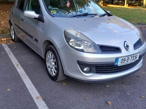 Renault Clio Hatchback, Ethanol Petrol, 2009, Silver