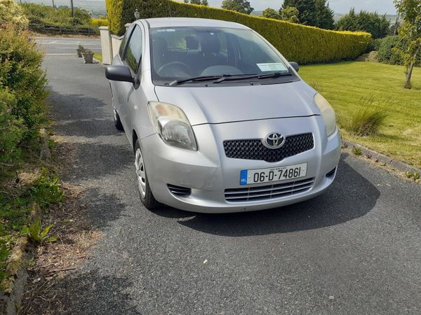 Toyota Yaris Hatchback, Petrol, 2006, Silver