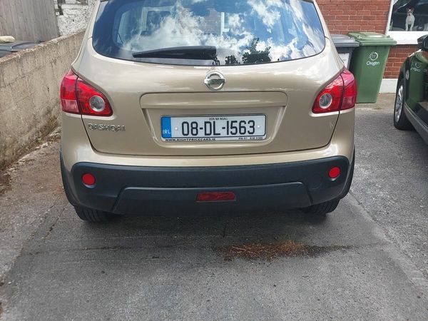 Nissan Qashqai Hatchback, Petrol, 2008, Gold