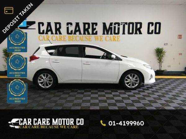 Toyota Auris Hatchback, Diesel, 2014, White