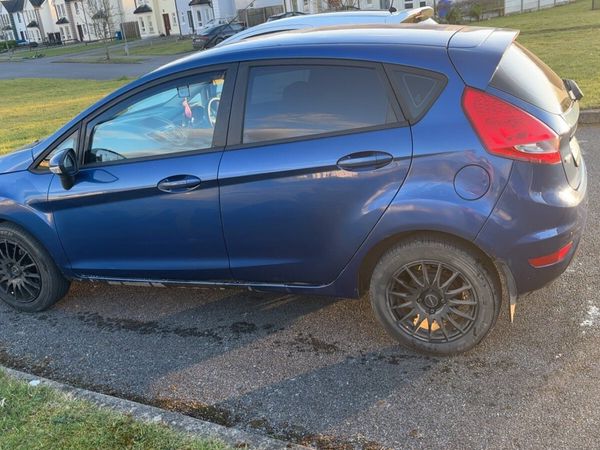 Ford Fiesta Hatchback, Diesel, 2010, Blue