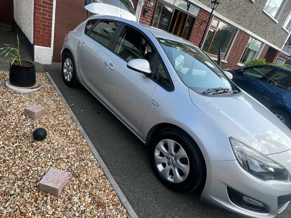 Opel Astra MPV, Diesel, 2014, Silver