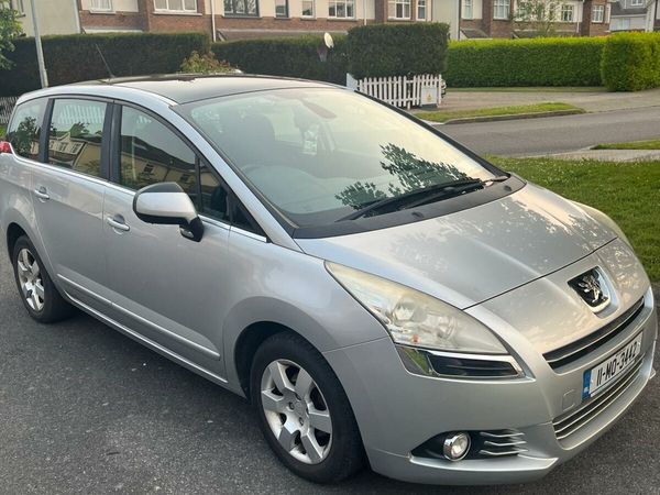 Peugeot 5008 MPV, Diesel, 2011, Silver