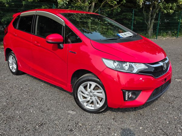 Honda Fit Hatchback, Hybrid, 2016, Red