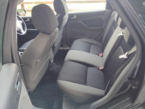 Ford Focus Hatchback, Petrol, 2006, Black