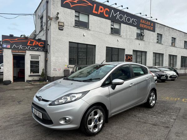 Ford Fiesta Hatchback, Petrol, 2013, Silver