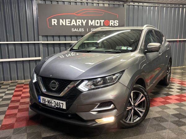 Nissan Qashqai Hatchback, Diesel, 2019, Grey
