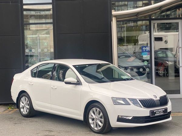 Skoda Octavia Saloon, Petrol, 2019, White