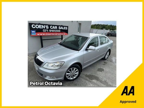 Skoda Octavia Saloon, Petrol, 2012, Silver