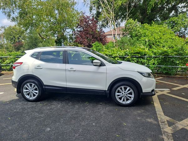 Nissan Qashqai Hatchback, Diesel, 2016, White