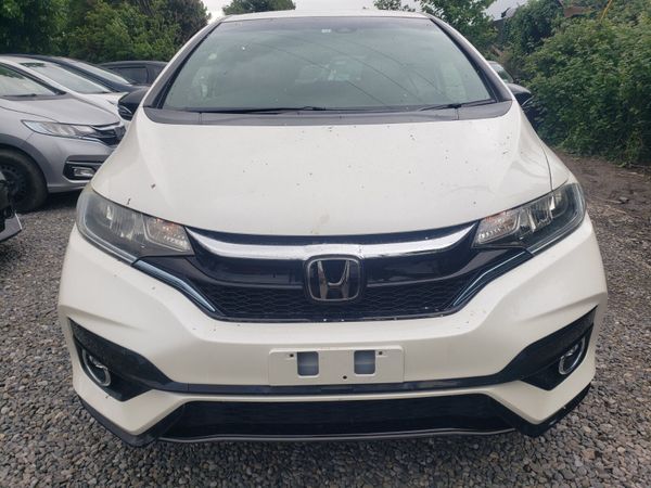 Honda Fit Hatchback, Petrol Hybrid, 2018, White