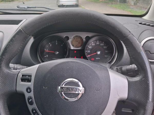 Nissan Qashqai Hatchback, Diesel, 2007, Red