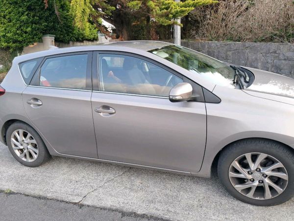 Toyota Auris Hatchback, Diesel, 2015, Bronze