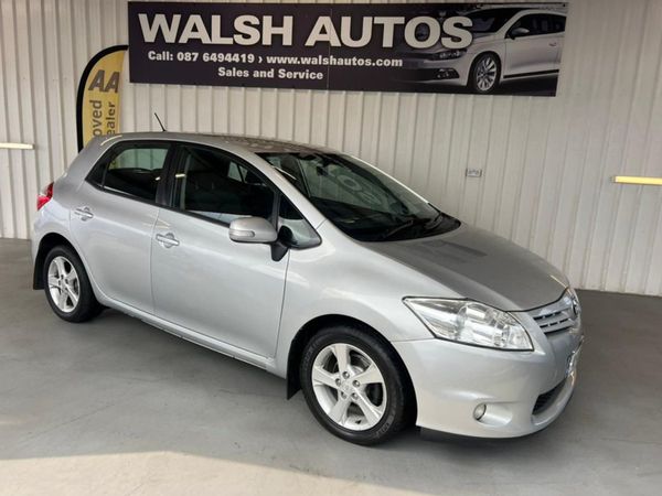 Toyota Auris Hatchback, Diesel, 2010, Silver