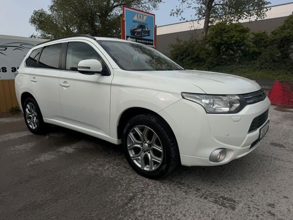 Mitsubishi Outlander SUV, Petrol Plug-in Hybrid, 2015, White