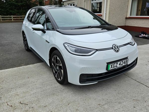 Volkswagen ID.3 Hatchback, Electric, 2022, White