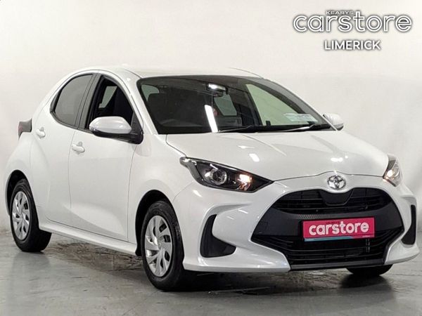 Toyota Yaris Hatchback, Petrol, 2022, White