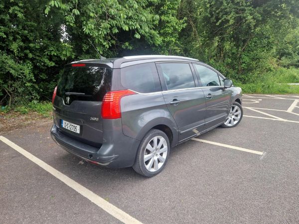 Peugeot 5008 MPV, Diesel, 2012, Grey