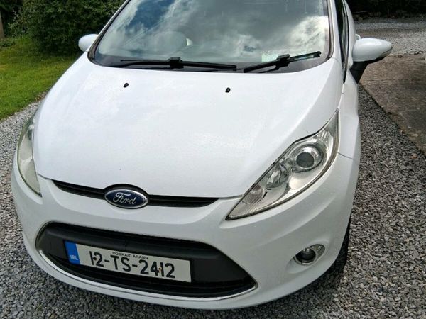 Ford Fiesta Hatchback, Petrol, 2012, White