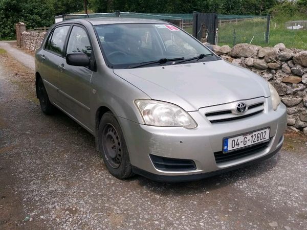 Toyota Corolla Hatchback, Petrol, 2004, Silver