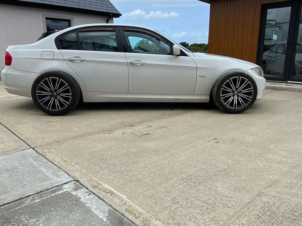 BMW 3-Series Saloon, Diesel, 2011, White