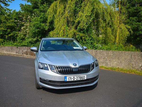 Skoda Octavia Saloon, Diesel, 2017, Grey