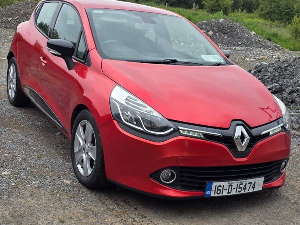 Renault Clio Hatchback, Petrol, 2016, Red