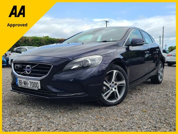 Volvo V40 Hatchback, Diesel, 2016, Blue