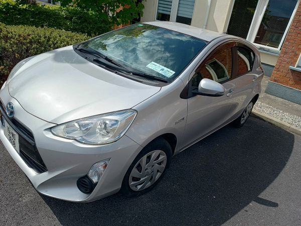 Toyota Aqua Hatchback, Petrol Hybrid, 2015, Silver