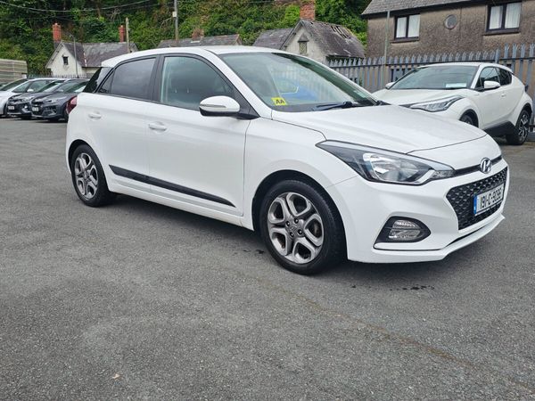Hyundai i20 Hatchback, Petrol, 2019, White