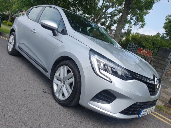 Renault Clio Hatchback, Petrol, 2022, Grey