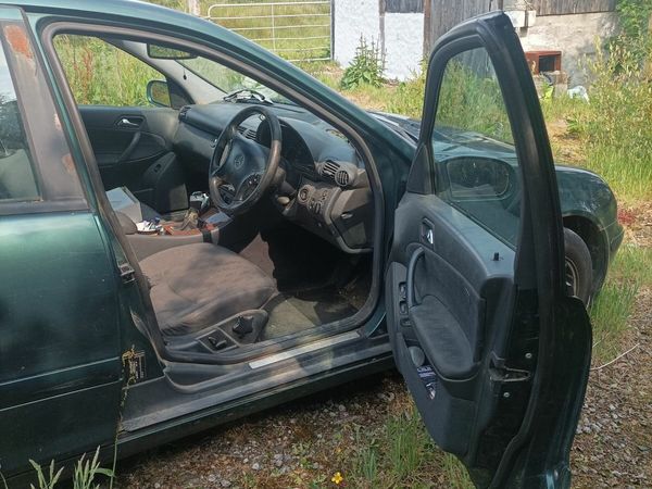 Mercedes-Benz C-Class Saloon, Petrol, 2002, Green