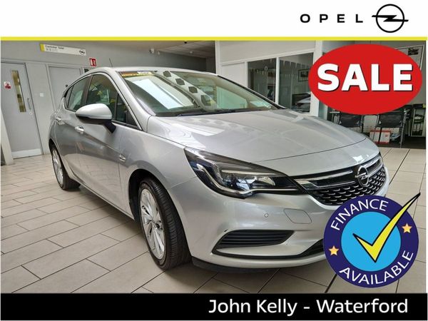 Opel Astra Hatchback, Petrol, 2015, Silver