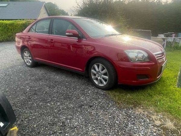 Toyota Avensis Saloon, Petrol, 2008, Red