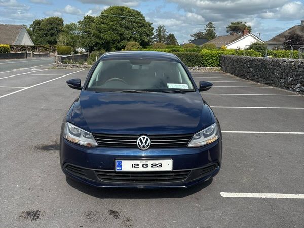 Volkswagen Jetta Saloon, Diesel, 2012, Blue