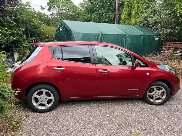 Nissan Leaf Hatchback, Electric, 2013, Red