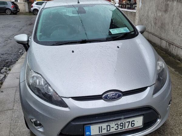 Ford Fiesta Hatchback, Petrol, 2011, Silver