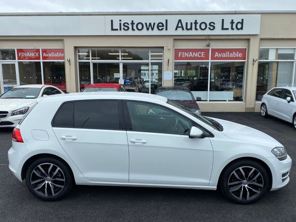 Volkswagen Golf Hatchback, Petrol, 2016, White