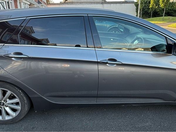 Hyundai i40 Estate, Diesel, 2011, Silver