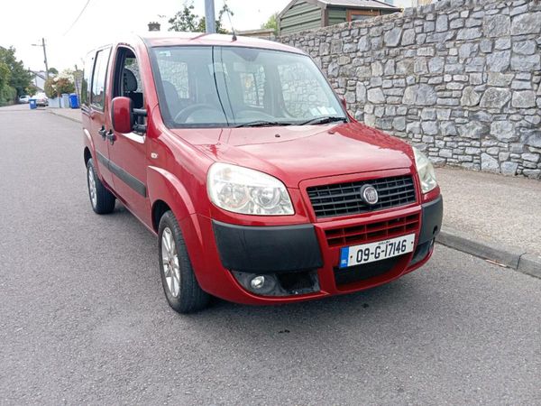 Fiat Doblo MPV, Diesel, 2009, Red