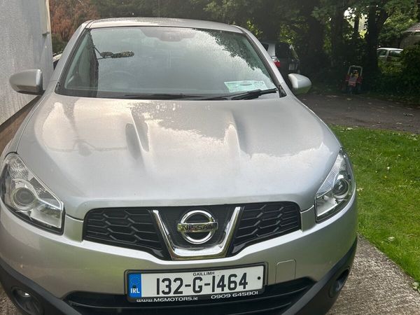 Nissan Qashqai Hatchback, Diesel, 2013, Silver
