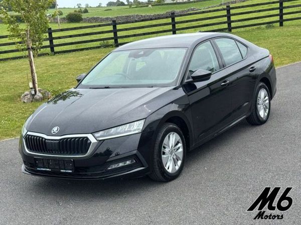 Skoda Octavia Hatchback, Diesel, 2022, Black