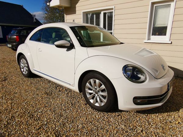 Volkswagen Beetle Hatchback, Petrol, 2013, White