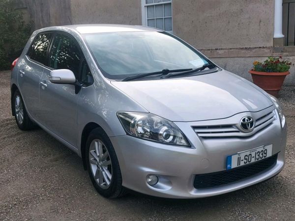 Toyota Auris Hatchback, Diesel, 2011, Silver