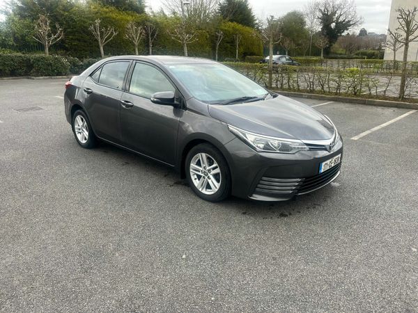 Toyota Corolla Saloon, Diesel, 2017, Grey