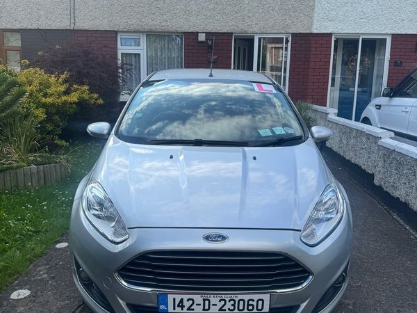 Ford Fiesta Hatchback, Petrol, 2014, Silver