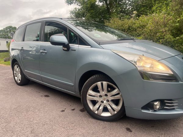 Peugeot 5008 MPV, Diesel, 2013, Blue