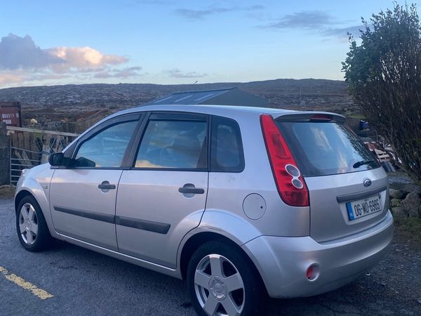 Ford Fiesta Hatchback, Petrol, 2006, Silver