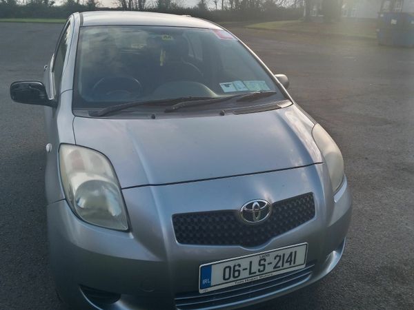 Toyota Yaris Hatchback, Petrol, 2006, Silver