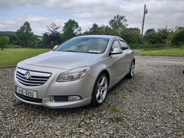 Vauxhall Insignia Hatchback, Diesel, 2011, Silver